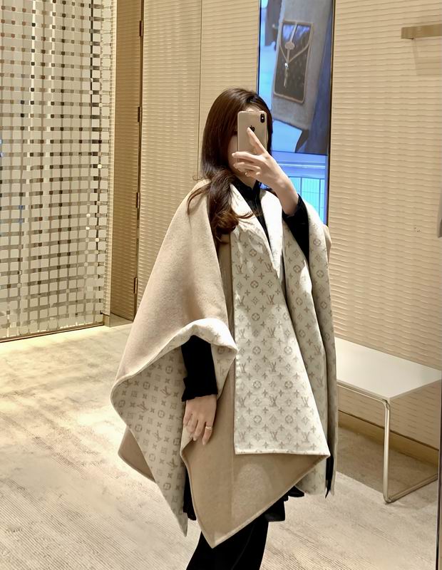 LV cloak E111018